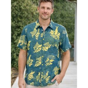 SWAHILI COAST. 100% Linen Shirt. Hand made. Mollusk Print.‎ Button down. S.